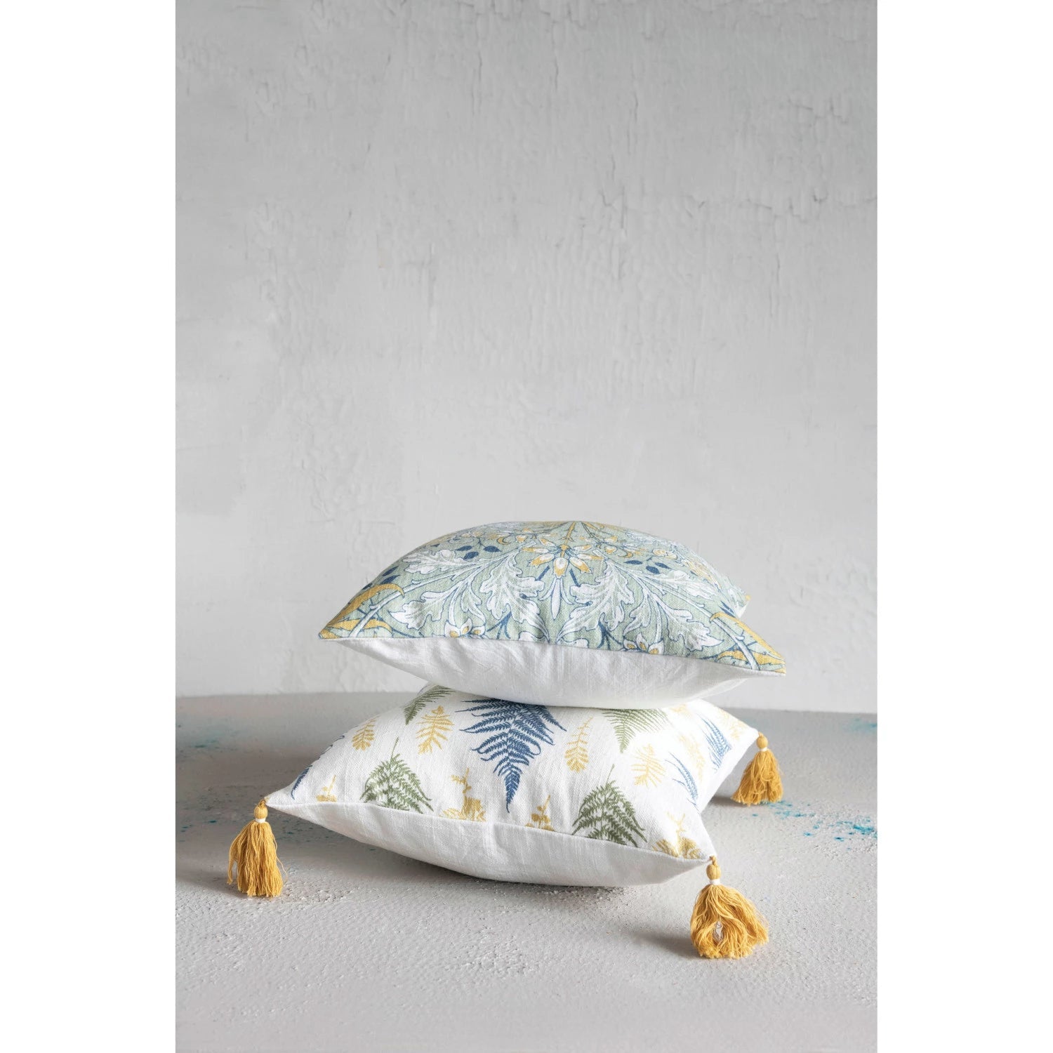 16" Cotton Pillow with Botanical Print & Tassels - Rivieratowel