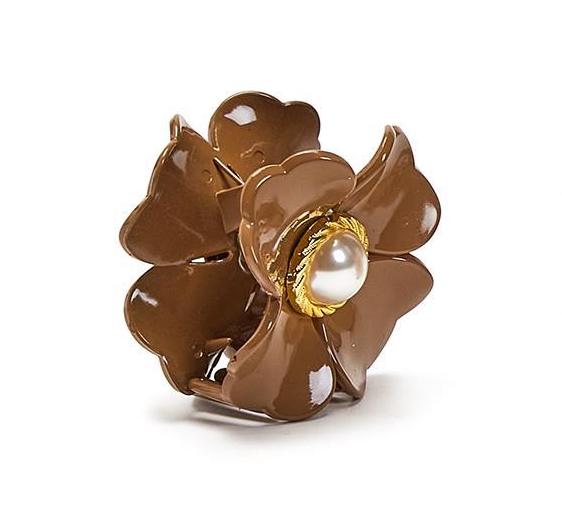 Floral Claw with Pearl