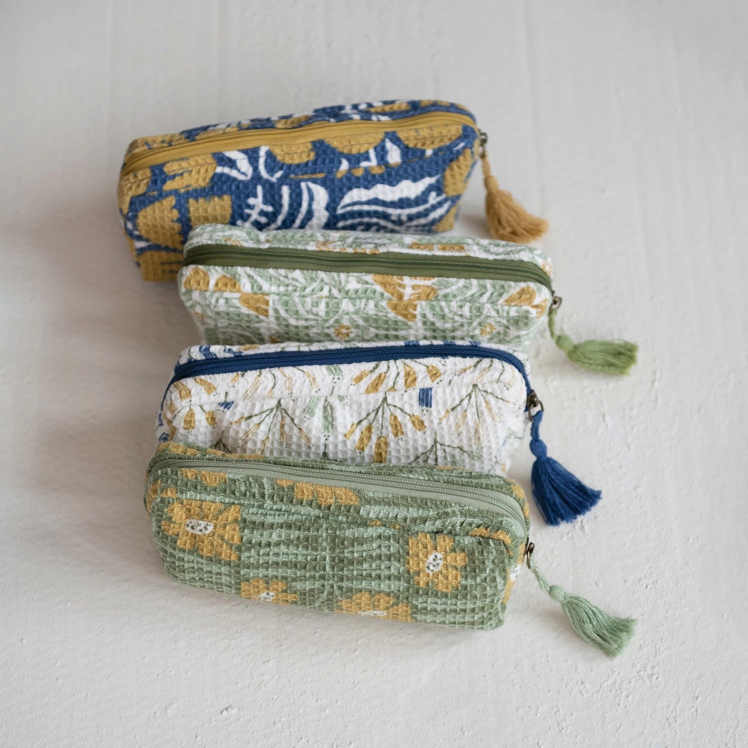 Waffle Weave Zip Pouch Flowers & Tassel Asst
