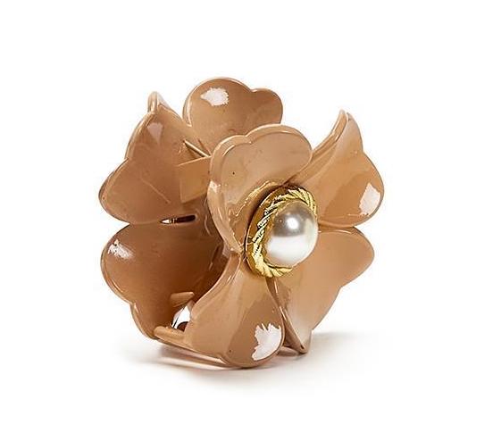 Floral Claw with Pearl