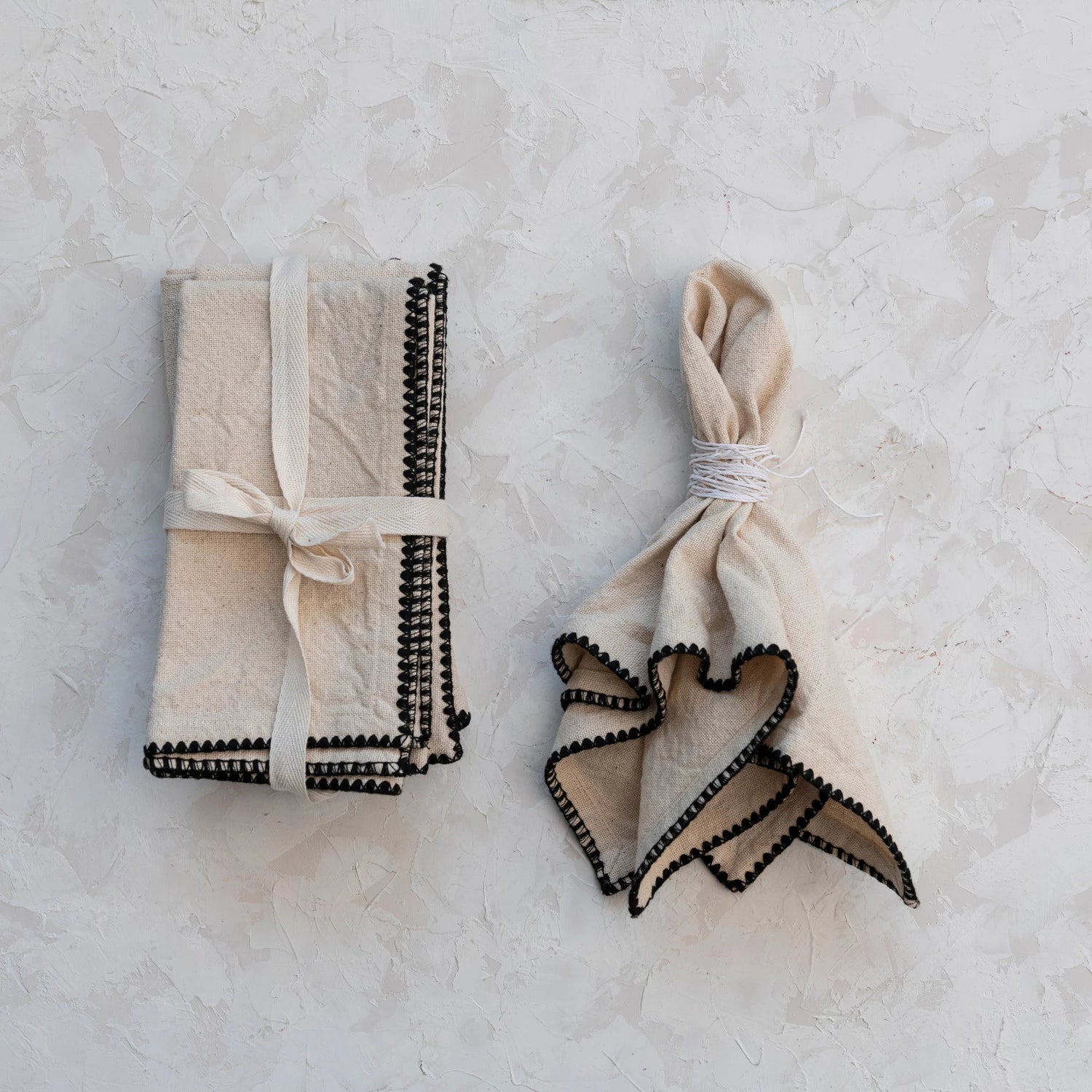 Cotton Napkins w/ Edge Stitching, Natural & Black, Set of 4 - Rivieratowel