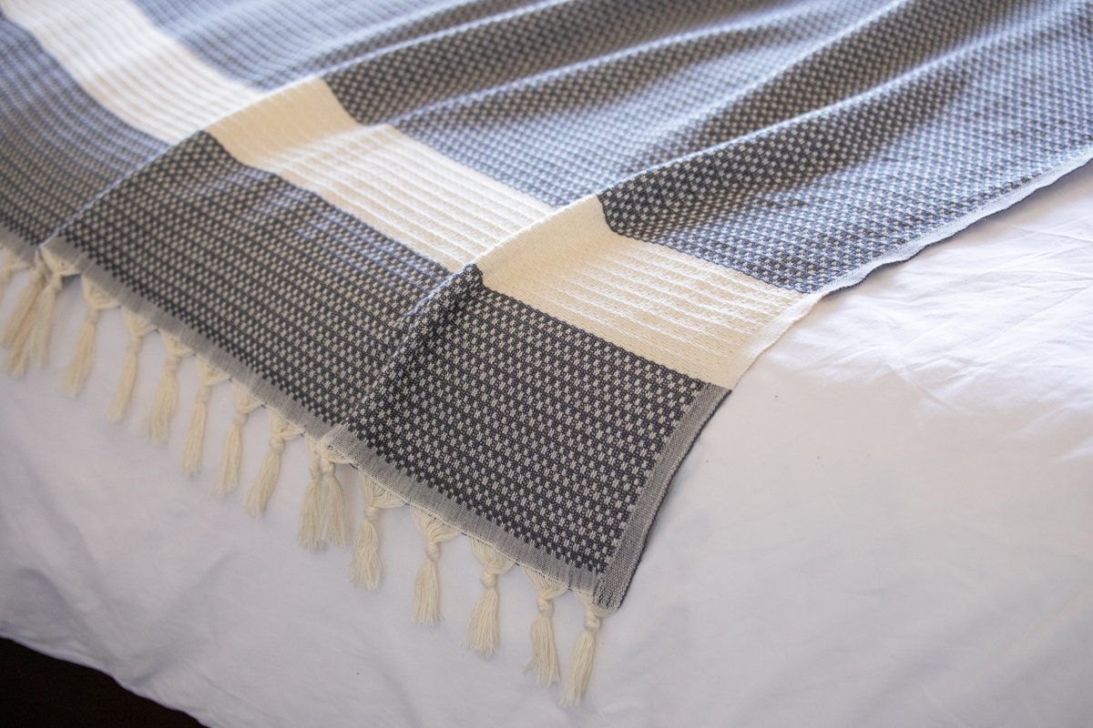 Cross Hatch Warm Woven Blankets - Rivieratowel