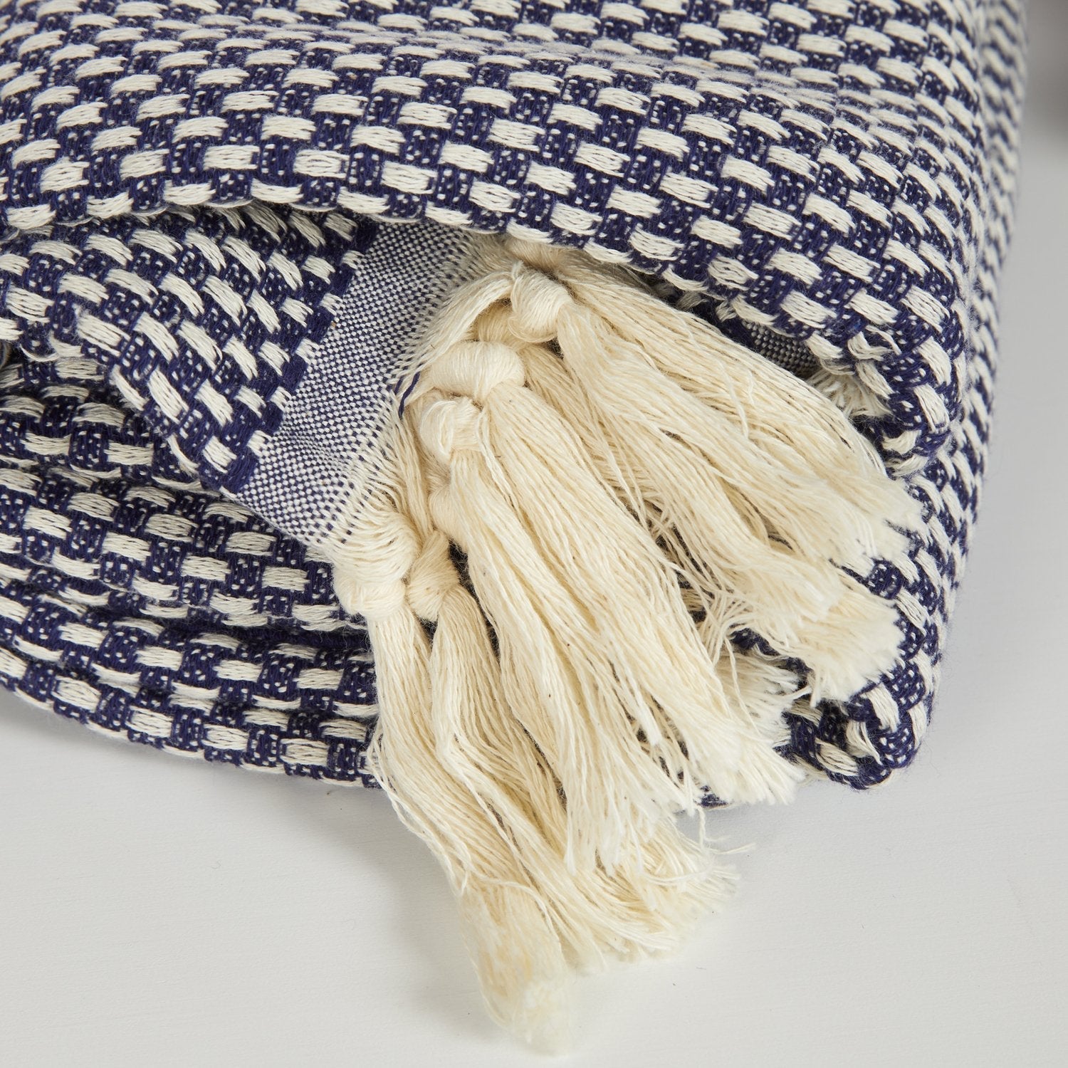 Cross Hatch Warm Woven Blankets - Rivieratowel