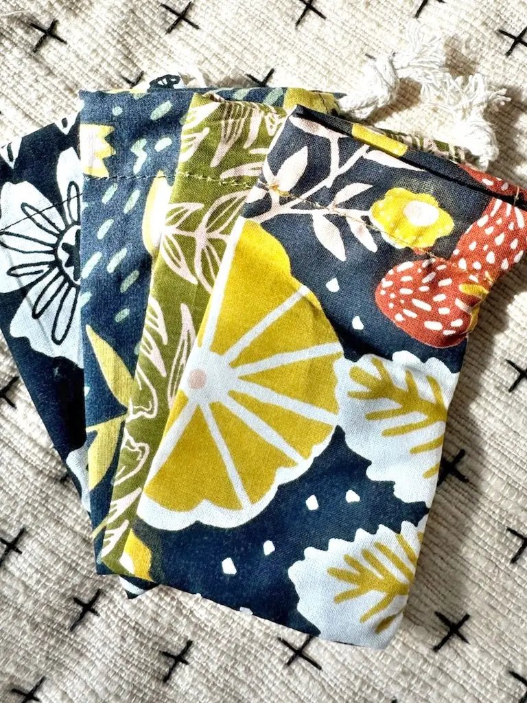 Horseshoe Earrings - Rivieratowel
