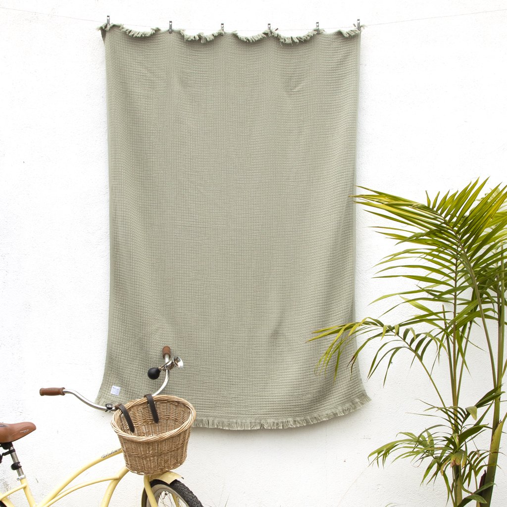 La Jolla Throw Blanket - Rivieratowel