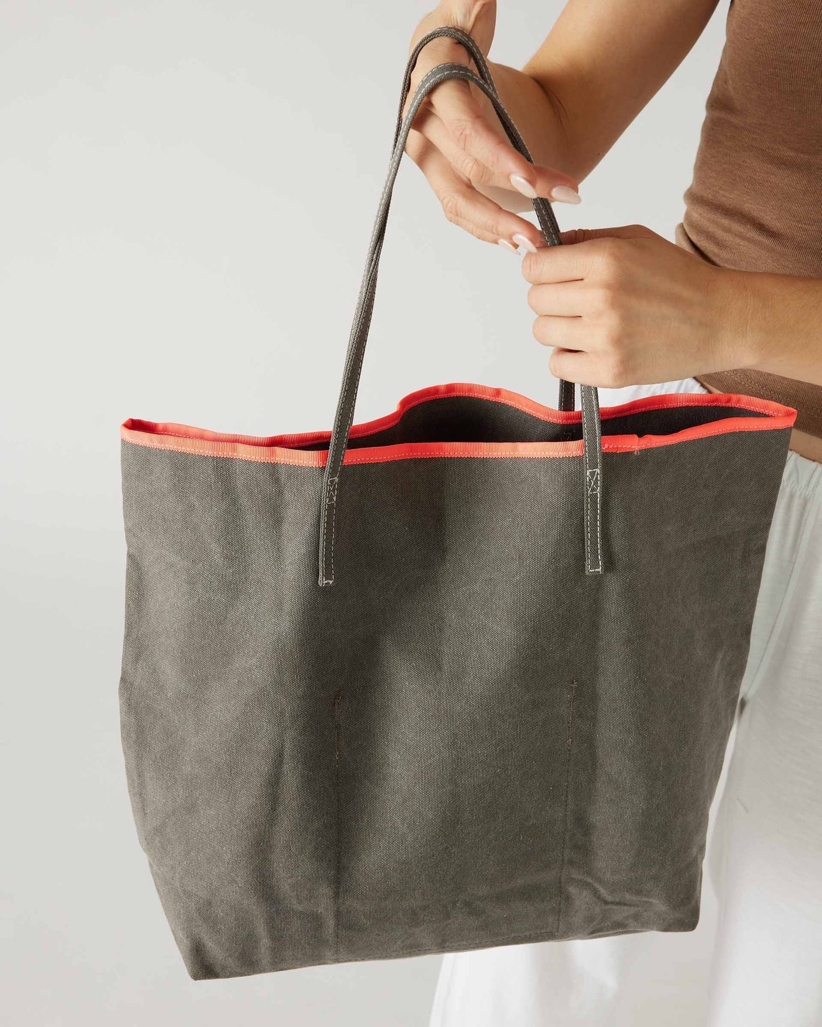 Le Canvas Tote - Rivieratowel
