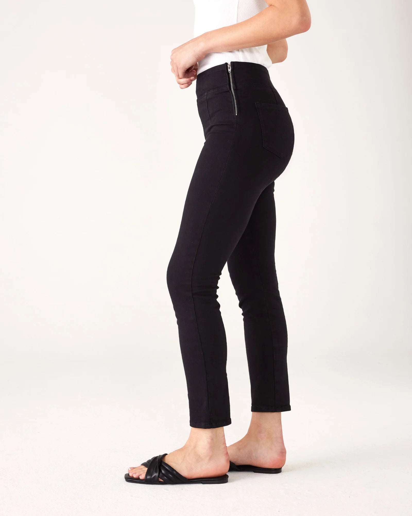 Nomad Pull - On Cigarette Pant - Rivieratowel