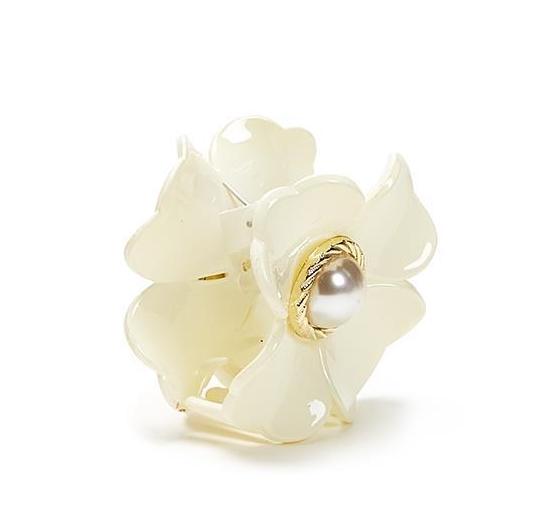 Floral Claw with Pearl