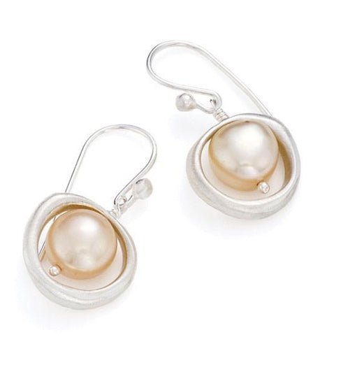 Circle Large Pearl Earrings - Rivieratowel